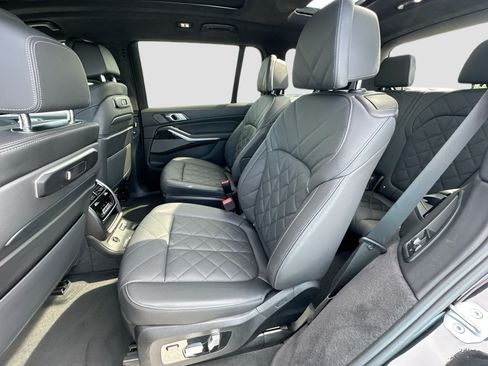 Certified 2025 BMW X7 xDrive40i w/ M Sport Package AWD/4WD image 26