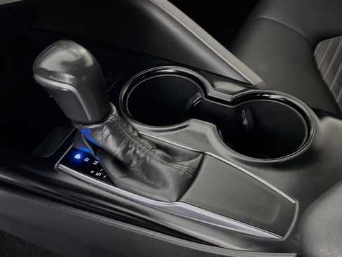 Used 2019 Toyota Camry SE image 23
