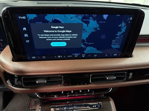 Certified 2025 Lincoln Aviator Reserve w/ Illumination Package AWD/4WD image 11