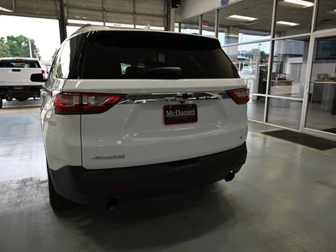 Used 2021 Chevrolet Traverse LT FWD image 5
