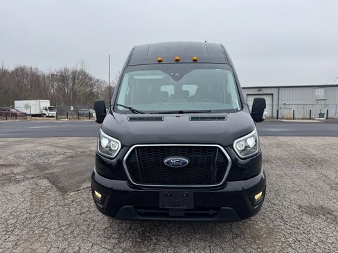 Used 2023 Ford Transit 350 XLT image 9