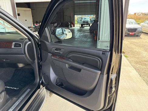 Used 2008 Buick Enclave CXL w/ Entertainment Package #4 image 7