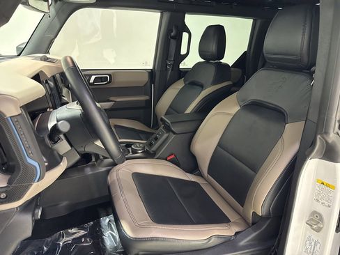 Used 2022 Ford Bronco Wildtrak image 14