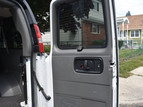Used 2023 Chevrolet Express 3500 LT w/ LT Preferred Equipment Group RWD image 30