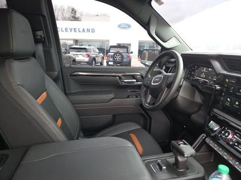 Used 2025 GMC Sierra 1500 AT4 w/ AT4 Premium Package image 15