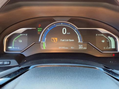 Certified 2018 Honda Clarity Touring image 19