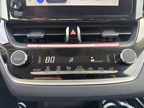 Used 2025 Toyota Corolla LE image 17