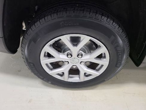 Used 2022 Jeep Grand Cherokee L Limited AWD/4WD image 41
