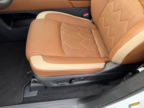 New 2026 Nissan Pathfinder Platinum AWD/4WD image 13
