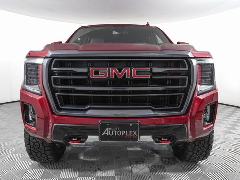 Used 2024 GMC Yukon AT4 image 3