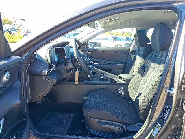 New 2026 Hyundai Elantra SE FWD image 6