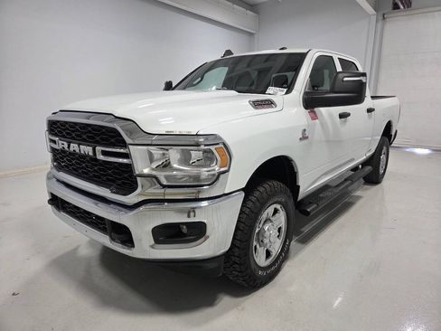Used 2024 RAM 2500 Tradesman w/ Chrome Appearance Group AWD/4WD image 3