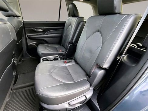 Used 2024 Toyota Grand Highlander Limited image 19