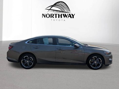 Used 2020 Chevrolet Malibu LT FWD image 2