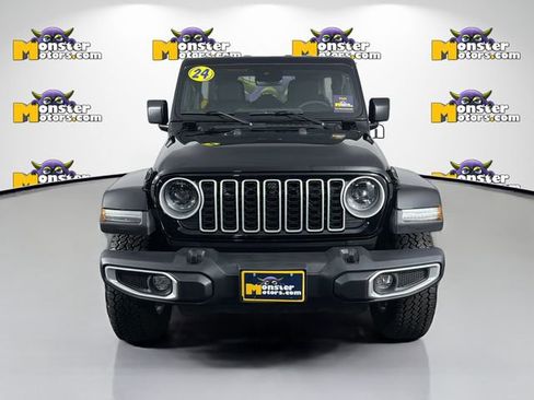 Used 2024 Jeep Wrangler Unlimited Sahara w/ Technology Group AWD/4WD image 2