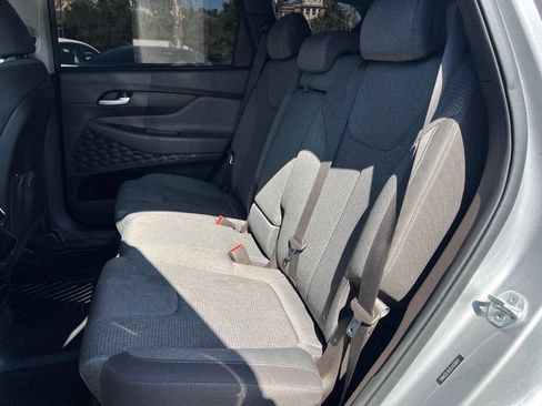 Used 2020 Hyundai Santa Fe SE image 9