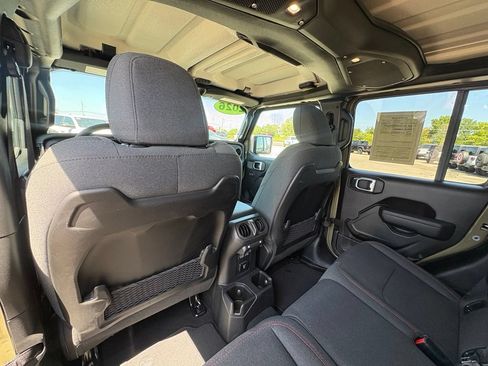 Used 2026 Jeep Gladiator Rubicon AWD/4WD image 24