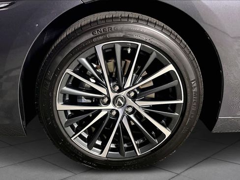 Used 2025 Lexus ES 300h w/ Premium Package image 10