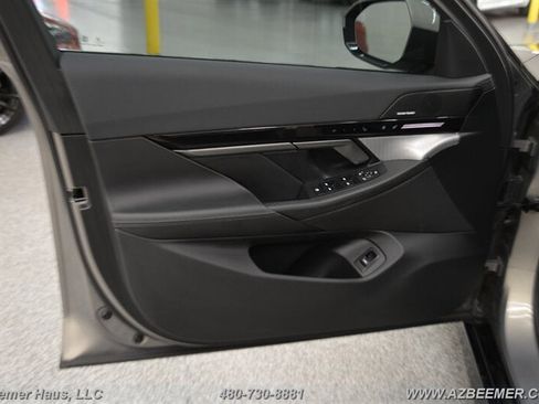 Used 2024 BMW 530i w/ M Sport Package RWD image 39