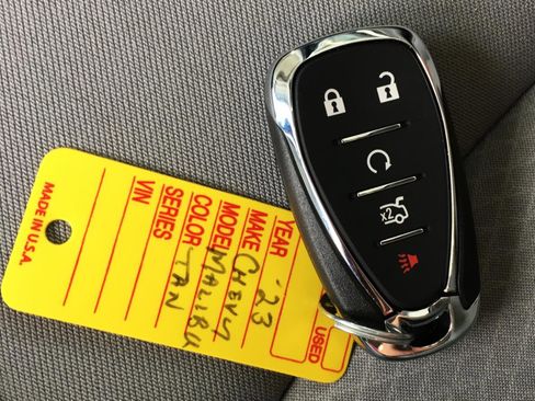 Used 2023 Chevrolet Malibu LT FWD image 26