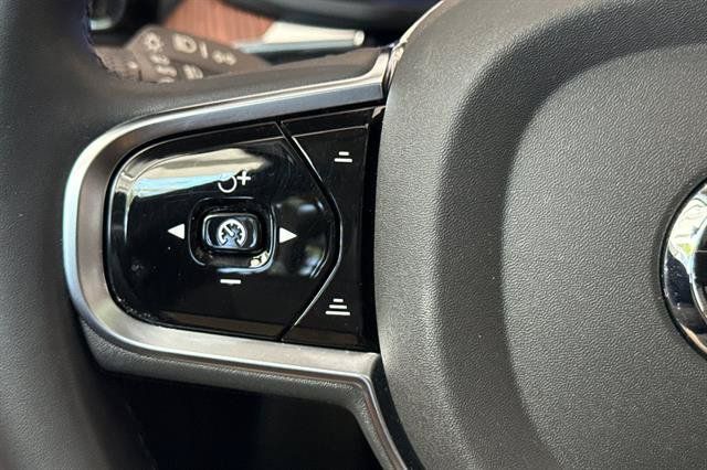 Certified 2024 Volvo XC60 B5 Plus w/ Protection Package Premier AWD/4WD image 26