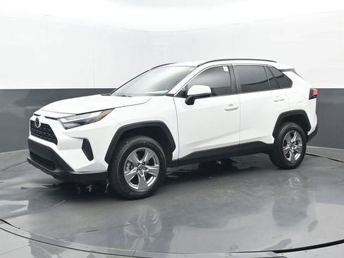 Used 2022 Toyota RAV4 XLE image 26