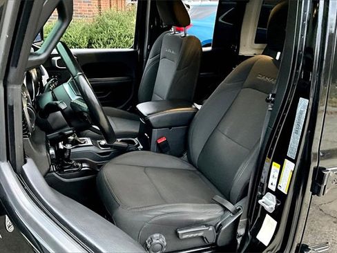 Used 2020 Jeep Wrangler Unlimited Sahara w/ Uconnect 4C Nav & Sound Group image 18