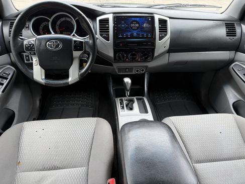 Used 2015 Toyota Tacoma PreRunner w/ SR5 Package RWD image 2
