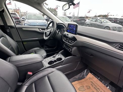 Used 2022 Ford Escape SEL image 17