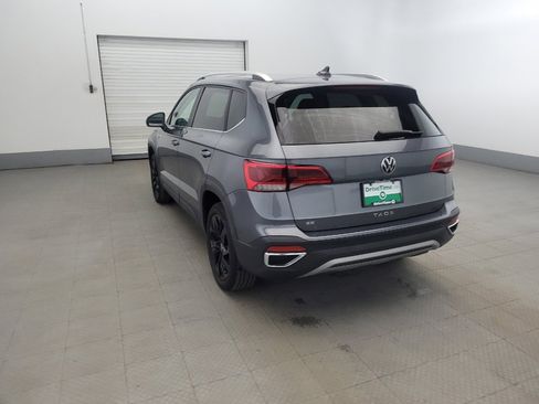 Used 2023 Volkswagen Taos SE w/ Black Wheel Package image 5
