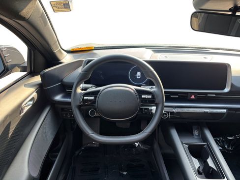 Used 2025 Hyundai Ioniq 6 SE RWD image 12