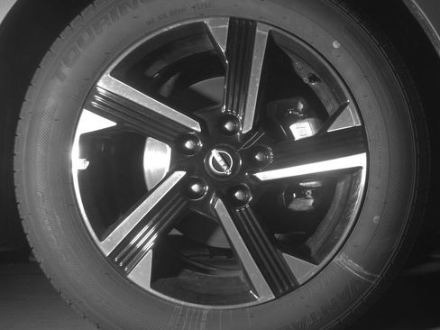 Used 2025 Nissan Sentra SV FWD image 13