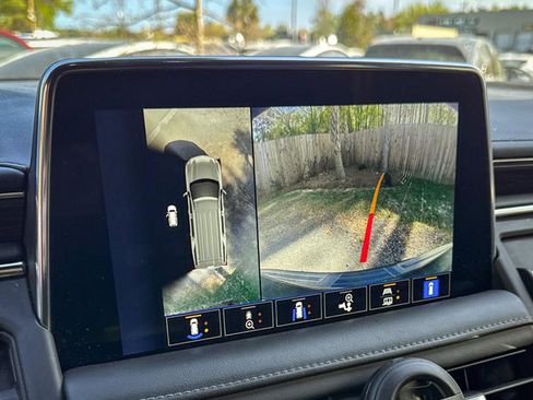 Used 2022 Chevrolet Tahoe Z71 w/ Luxury Package image 23