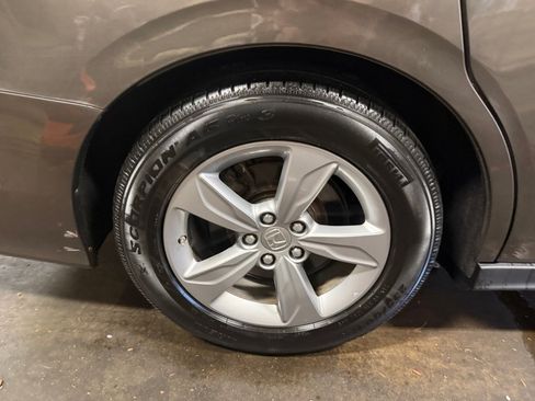Used 2018 Honda Odyssey EX image 27