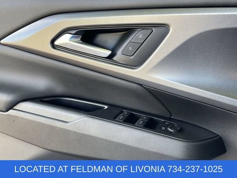 Certified 2025 Chevrolet Equinox EV LT w/ Comfort Package FWD image 22