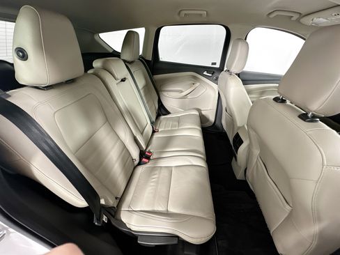 Used 2019 Ford Escape Titanium w/ U0J03 - Titanium Tow Package FWD image 26