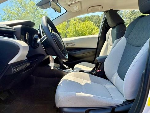 Used 2020 Toyota Corolla LE FWD image 27