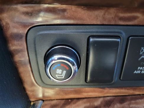 Used 2018 Nissan Armada Platinum w/ Captain Seat Package image 36