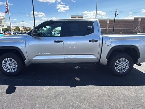 Used 2023 Toyota Tundra SR5 w/ SR5 Convenience Package AWD/4WD image 4