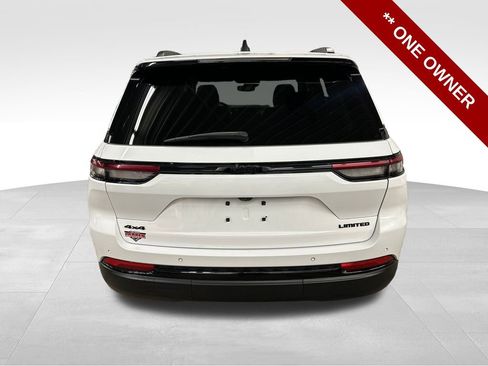 Used 2023 Jeep Grand Cherokee Limited w/ Black Appearance Package image 4