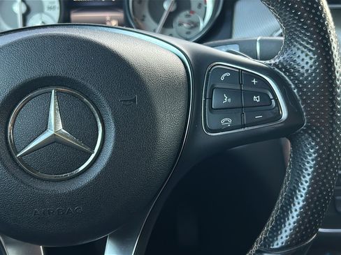 Used 2016 Mercedes-Benz GLA 250 image 29