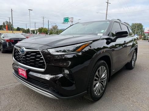 Used 2021 Toyota Highlander Platinum AWD/4WD image 5