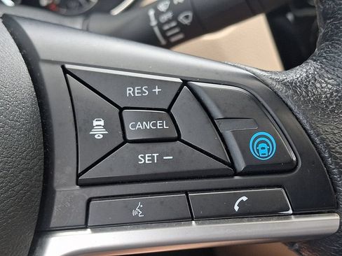 Used 2019 Nissan Rogue SL w/ Premium Package AWD/4WD image 24