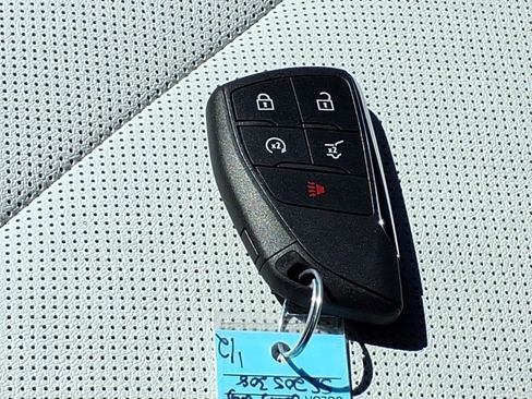 Used 2025 Chevrolet Equinox EV LT FWD image 22