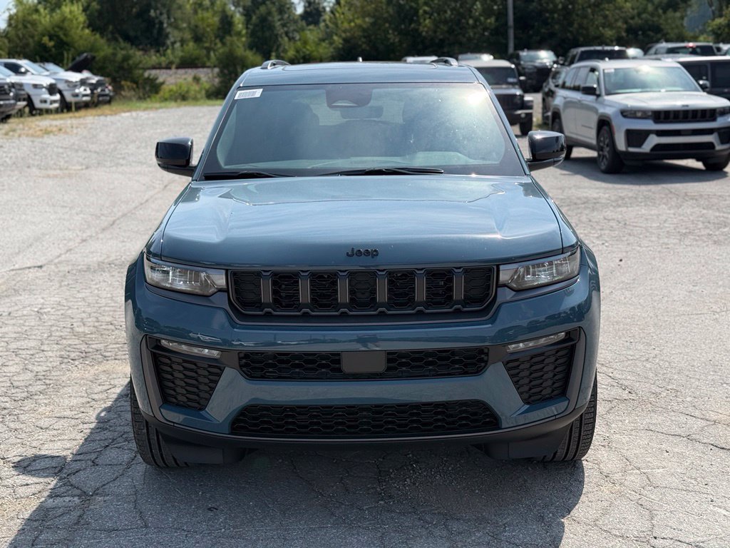 New 2027 Jeep Grand Cherokee Limited AWD/4WD image 3