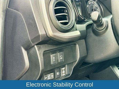 Used 2023 Toyota Tacoma TRD Off-Road image 11