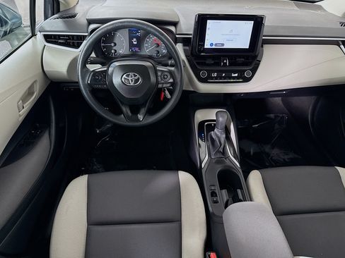 Used 2025 Toyota Corolla LE FWD image 17