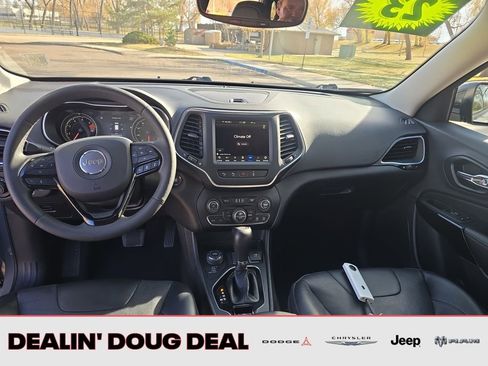 Used 2023 Jeep Cherokee Altitude Lux image 13