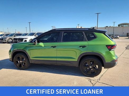 Certified 2025 Volkswagen Taos SE image 7