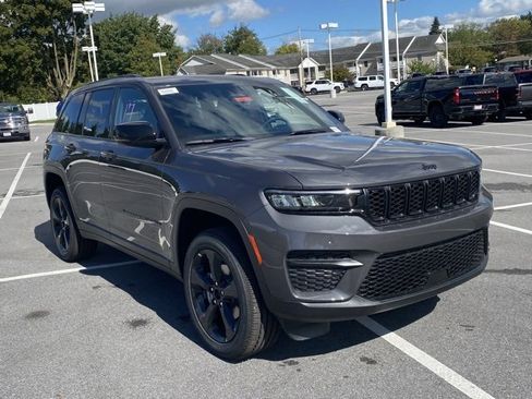 New 2025 Jeep Grand Cherokee Altitude w/ Trailer Tow Package image 2